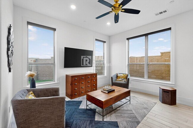 Building Photo - 1077 Maverick Dr