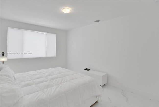 Building Photo - 10271 NW 72nd St