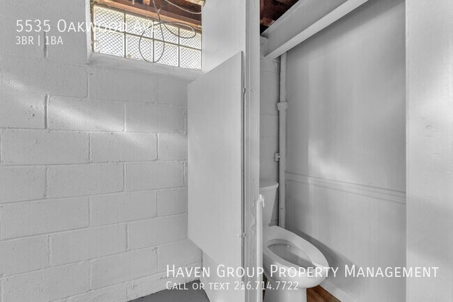 Building Photo - 5535 Oakwood Ave