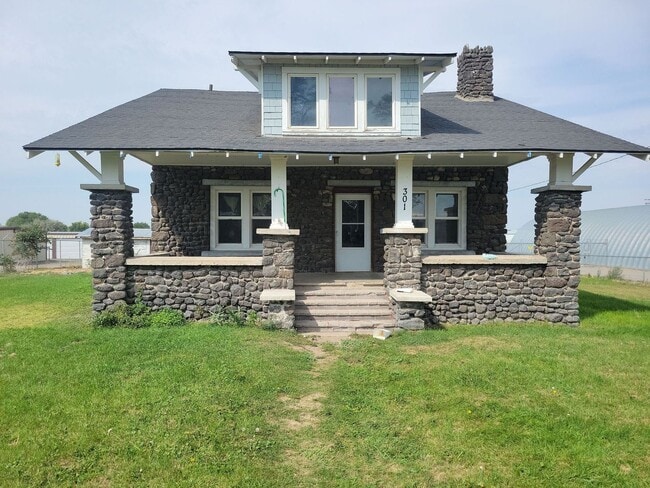 Building Photo - 6 bedroom, 2 bathroom house for rent in Je...