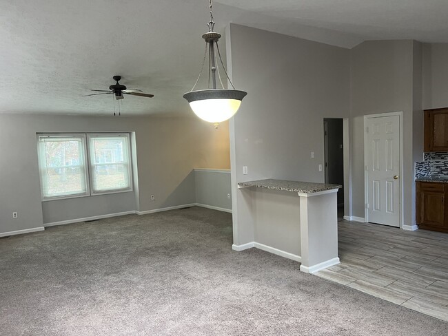 Building Photo - Charming Split Foyer with Spacious Layout ...