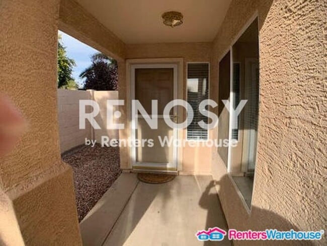 Building Photo - Ideal 3 Br 2 Ba 2 Cg Home Near Loop 303 & Greenway in Surprise!