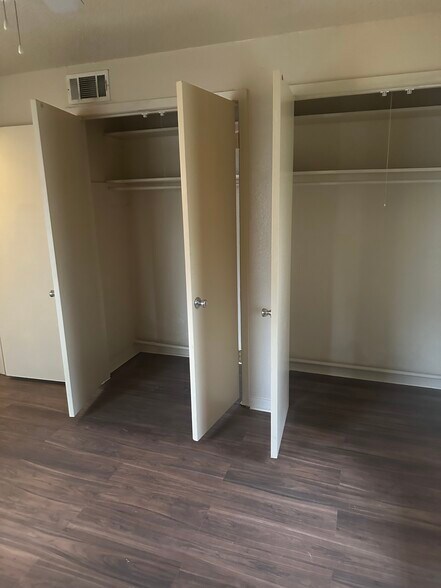 Building Photo - 511 Highcrest Dr