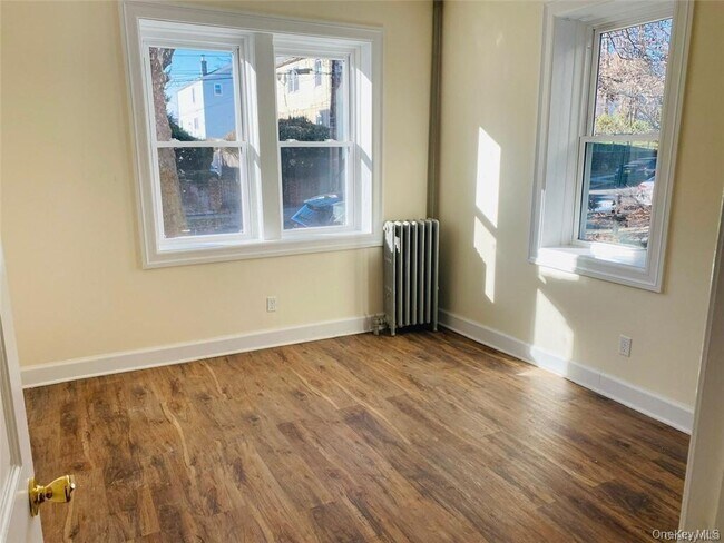 Building Photo - 451 S Tenth Ave