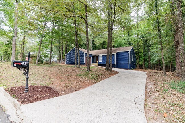 Building Photo - Updated Home in Ansley Park!