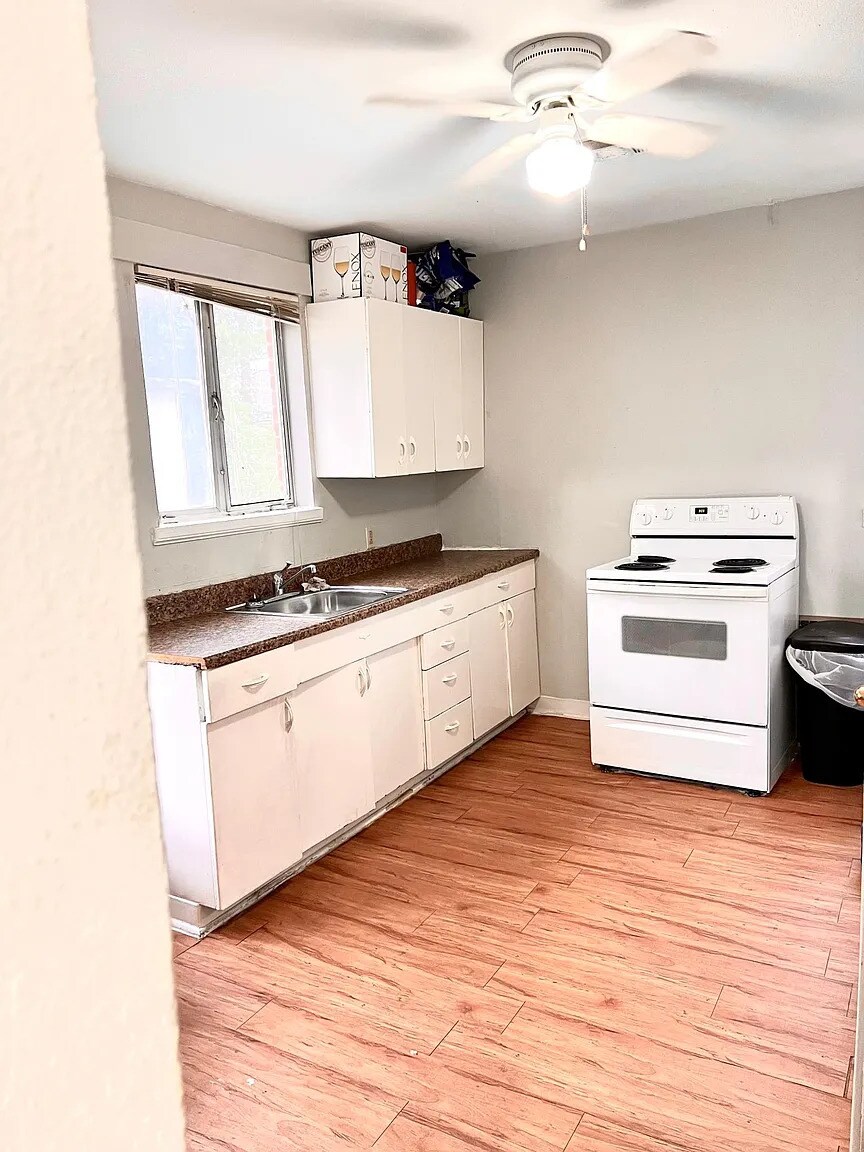 Building Photo - 2811 Rosedale St