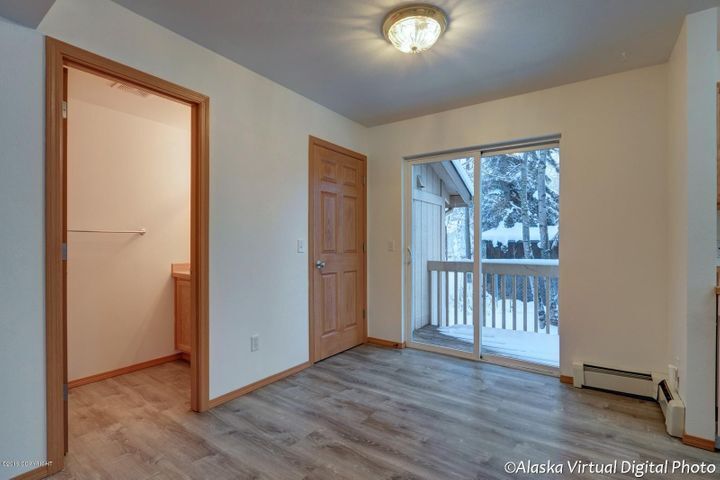 Building Photo - 1055 E Klatt Rd