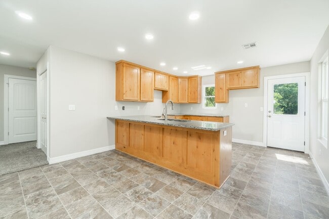 Building Photo - Newly Built Pineville Home!