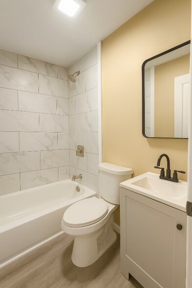 Building Photo - 466 S Main St