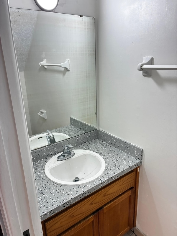 Building Photo - 1222 Westdale Dr