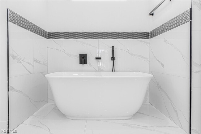 Building Photo - 3604 29th St SW