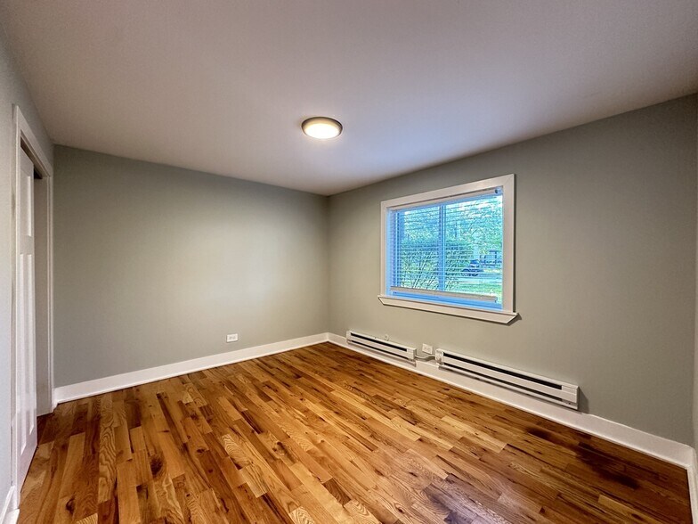Building Photo - 440 W Elm St