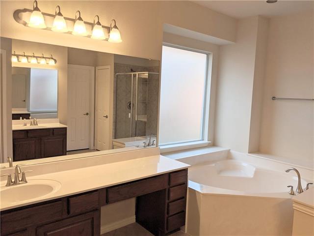 Building Photo - 10321 Cochron Dr