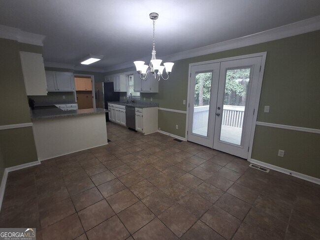 Building Photo - 2243 Sharondale Dr