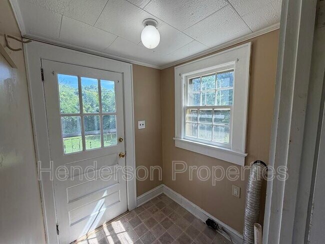 Building Photo - 638 Salisbury Rd