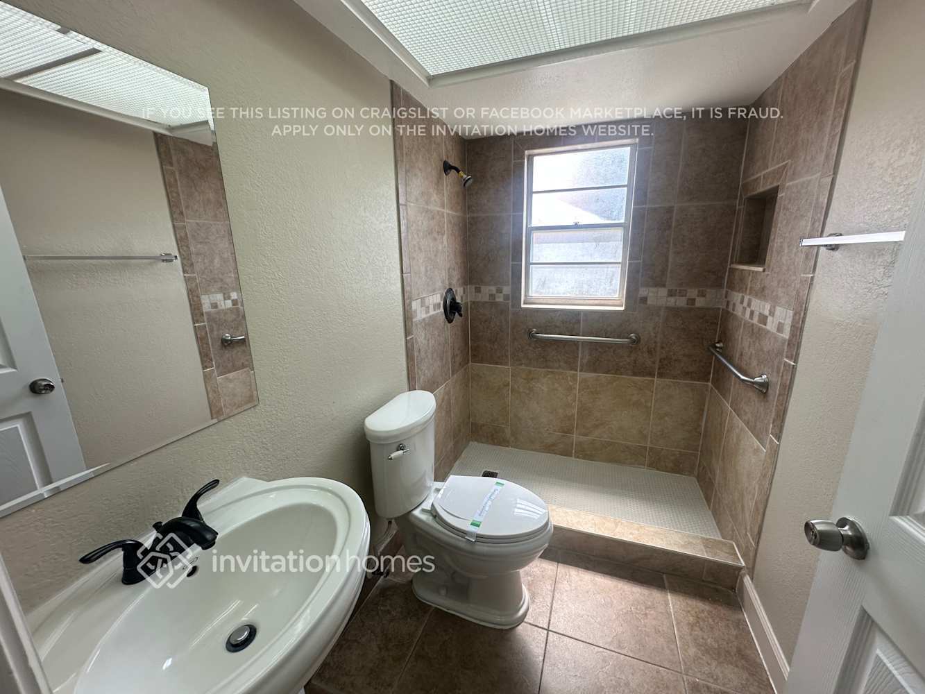 Building Photo - 1405 Barcelona Ct