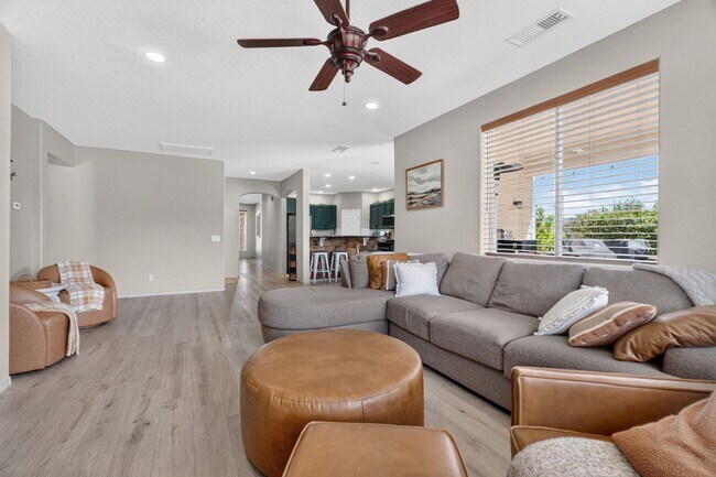 Building Photo - Amazing 5-Bedroom, 2.5-Bath Two Story Home in Stoneridge, PV