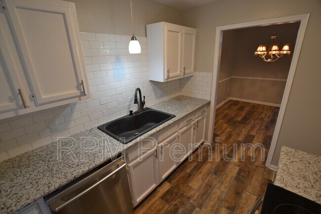 Building Photo - 5157 Cumberland Cove Dr