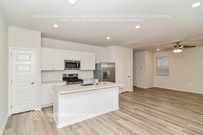 Building Photo - 5088 Mifford Dr