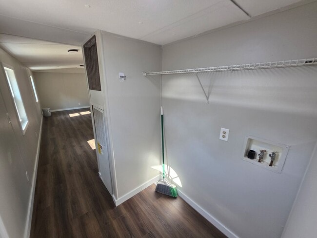 Building Photo - Lake Cherie Mobile Estates