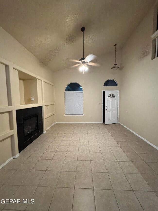 Building Photo - 4116 Tierra Bronce Dr
