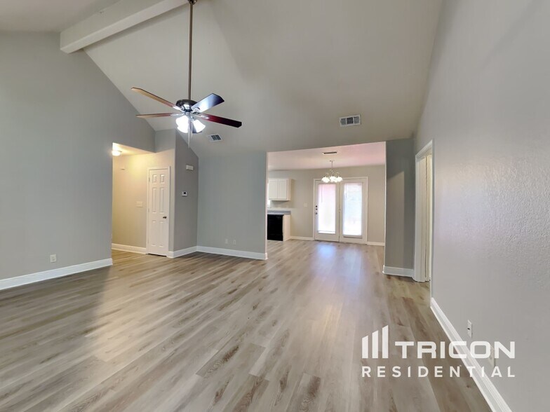 Building Photo - 8907 Slumber Ln