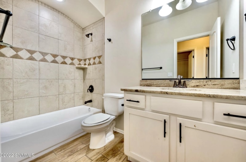 Building Photo - 3933 Agua Duro Dr