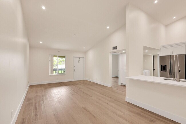 Building Photo - 6299 Chasewood Dr