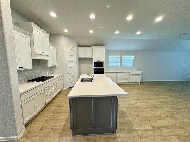 Building Photo - 31310 Wildflower Fld Ct