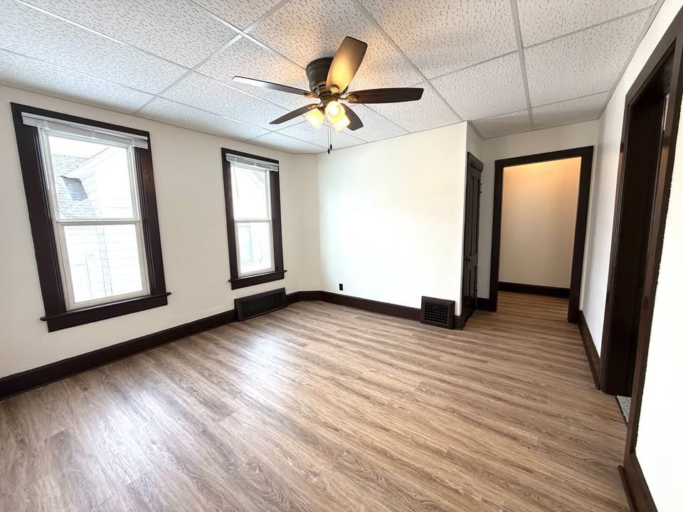 Building Photo - 752 McSorley St