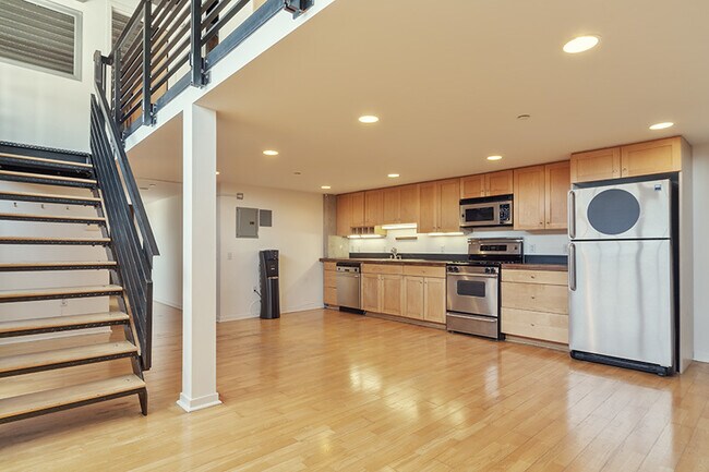 Building Photo - 465 10th St