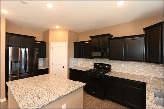 Building Photo - 4628 Marisabel Azcarate St