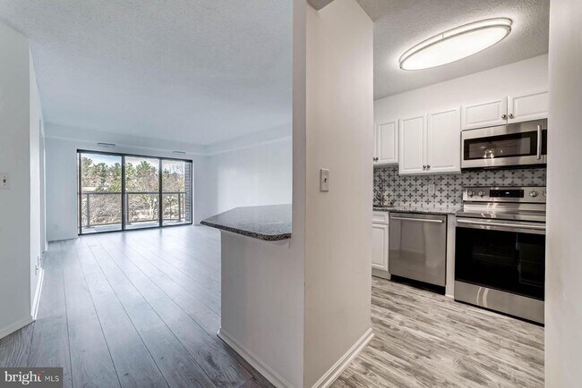 Primary Photo - 2100 Langston Blvd.