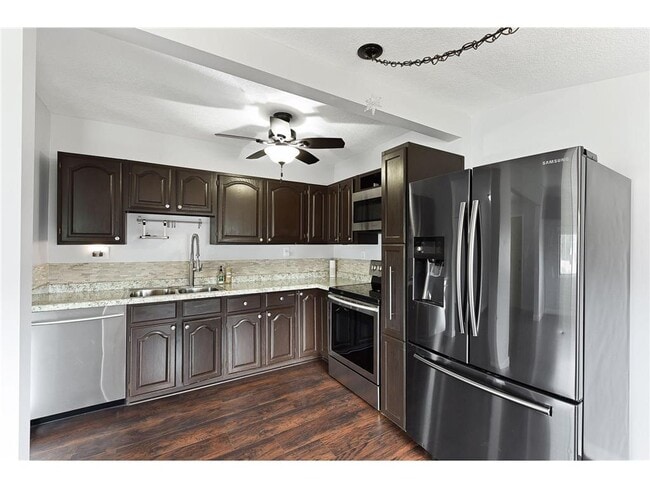 Building Photo - 4556 Island View Dr