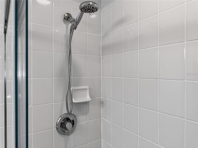 Building Photo - 14309 Golden View Dr