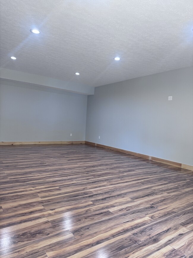 Building Photo - 1339 Hickory Point Dr