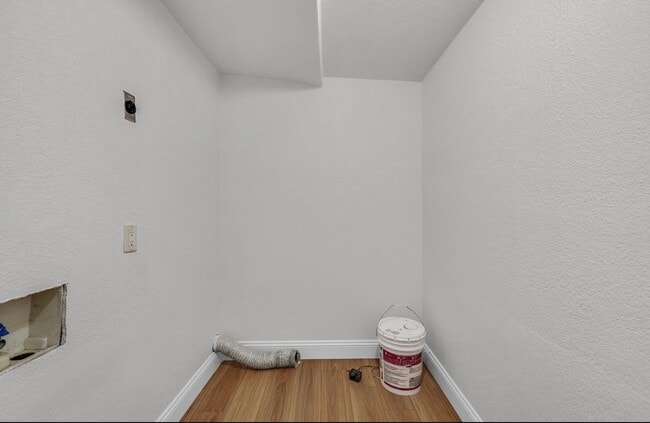 Building Photo - 3BD/2BA Single-Family Hayward Home for Rent 2 min From Ruus Elementary!