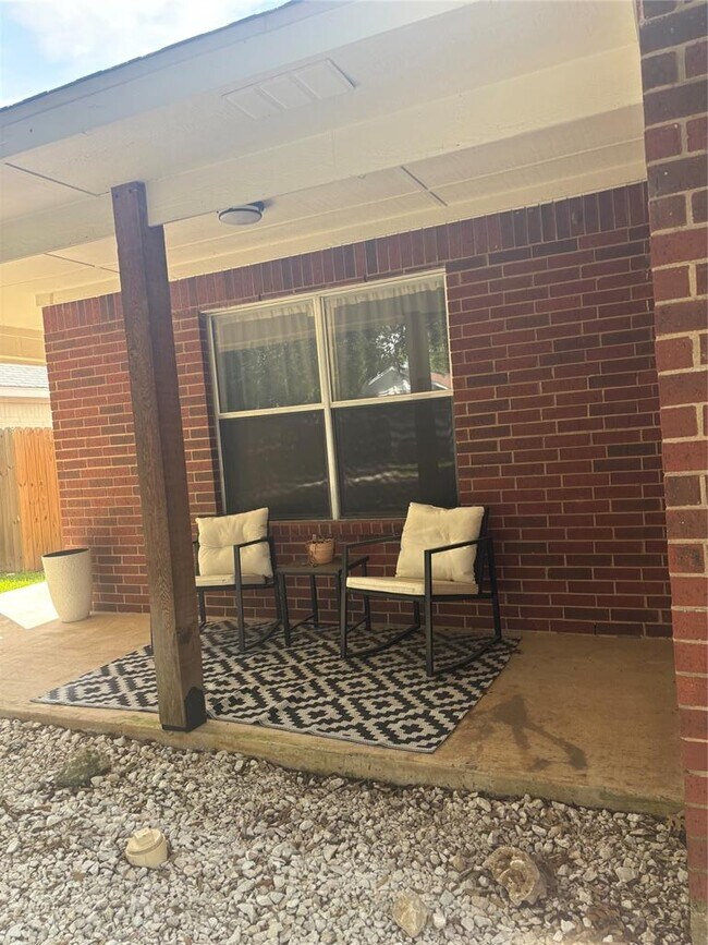Building Photo - 9503 Dalewood Dr