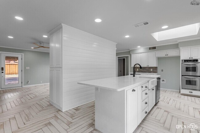 Building Photo - 3512 Juniper Ln
