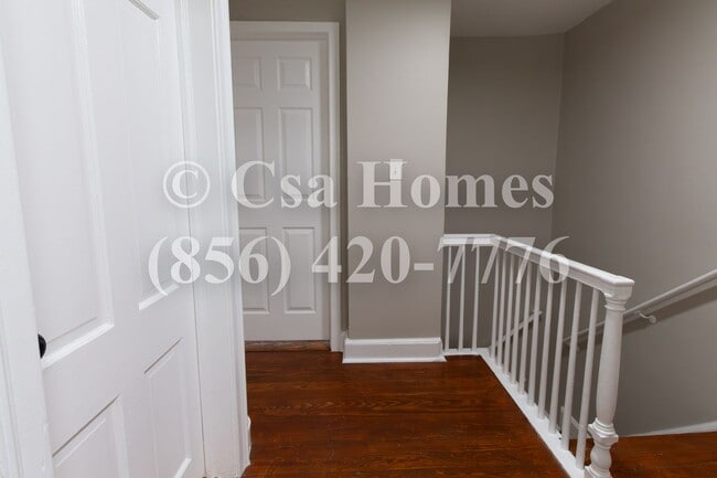 Building Photo - Newly Renovated 3 Bed, 1.5 Bath in Fairview!