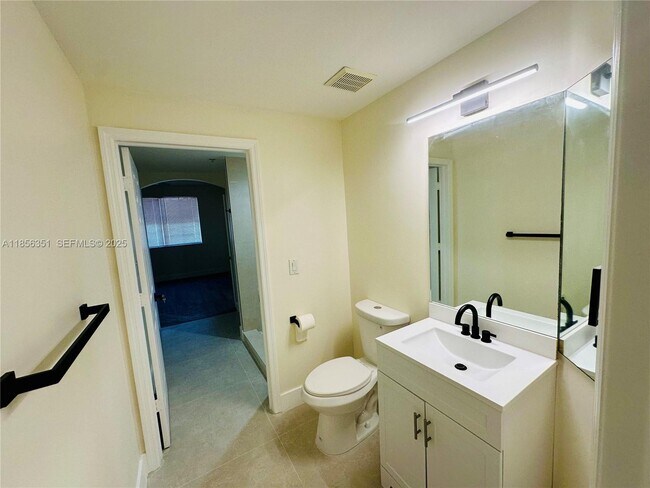 Building Photo - 6630 NW 114th Ave