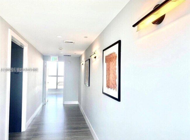 Building Photo - 140 S Dixie Hwy