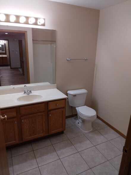 Building Photo - 931 Minns Dr