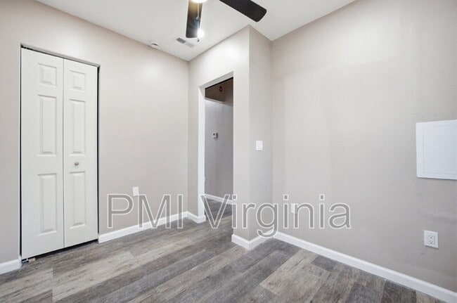 Building Photo - 402 Heffelfinger St