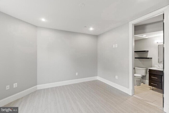 Building Photo - 2035 13th St NW