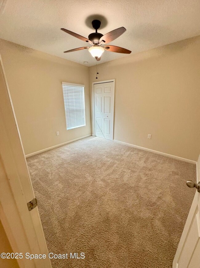 Building Photo - 590 Trymore Dr SE