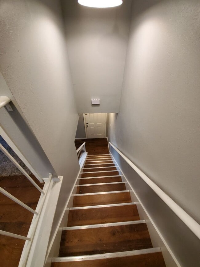 Building Photo - 102 Austin Stone Dr