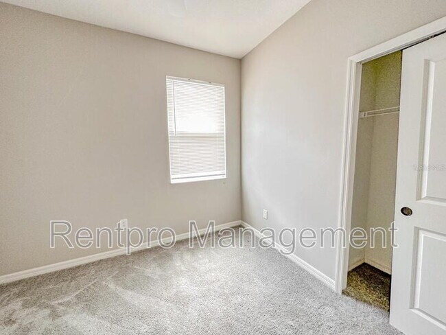 Building Photo - 9409 Baraboo Way