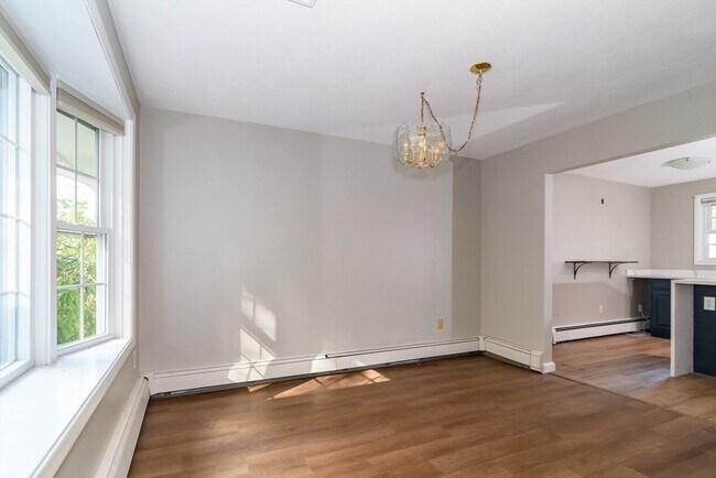 Building Photo - 3 Hickory Ln