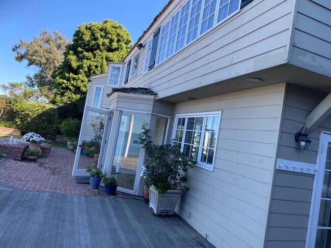 Building Photo - Amazing location in La Jolla for a big house. Gustavo Lopez AMSI